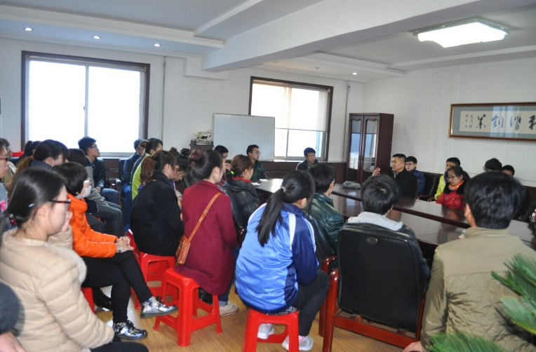 沈阳海角社区在线
大学师生到辽宁天隆公司实习参观